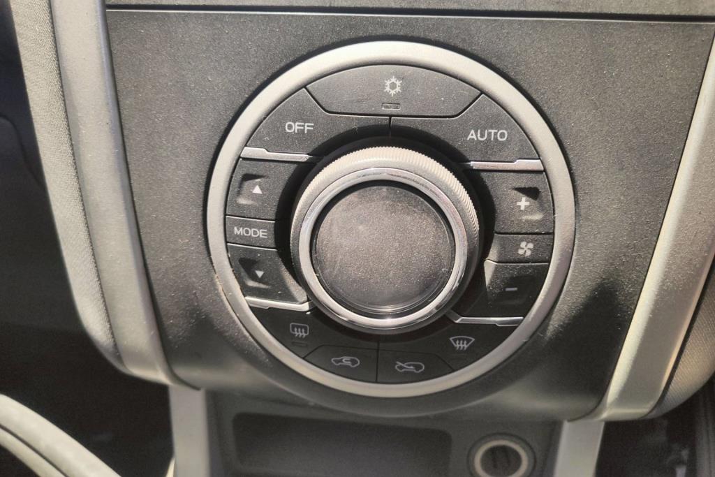 Cabin  Control buttons Isuzu D-Max