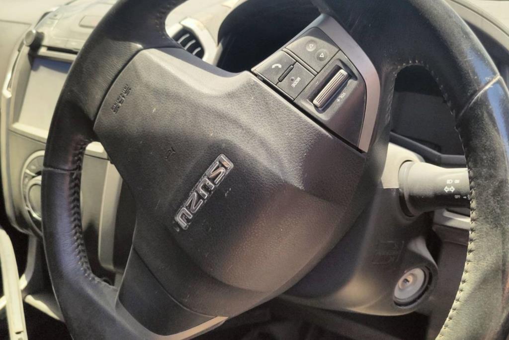 Cabin  Steering Wheel Isuzu D-Max