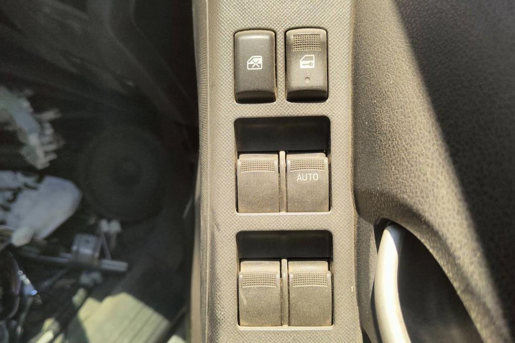 Cabin  Control buttons Isuzu D-Max