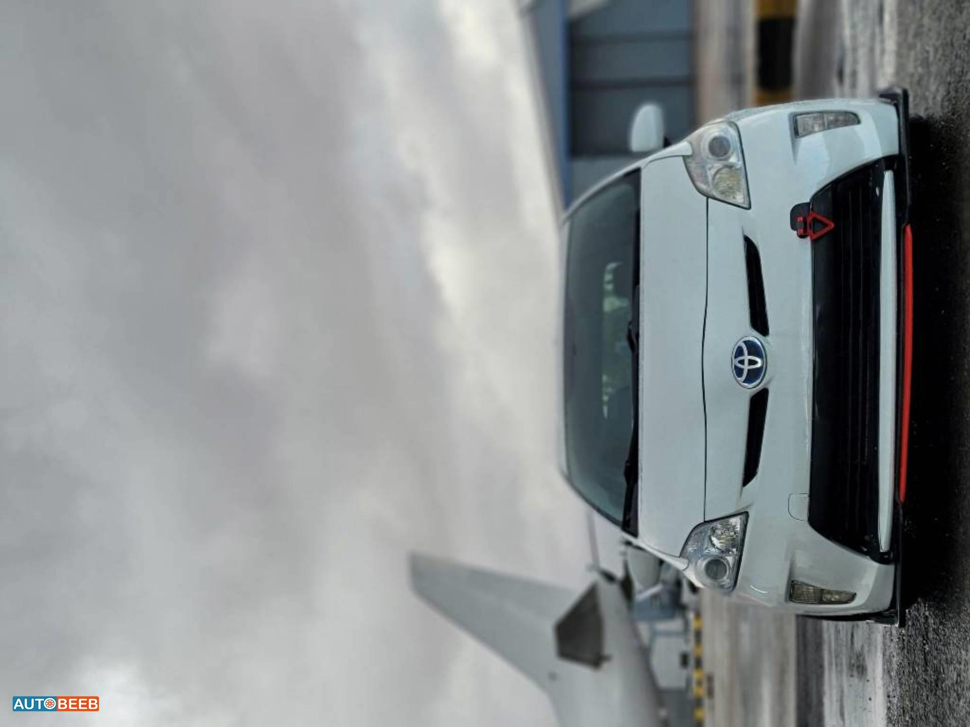 Toyota Prius 2013