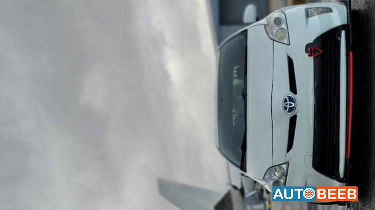 Toyota Prius 2013