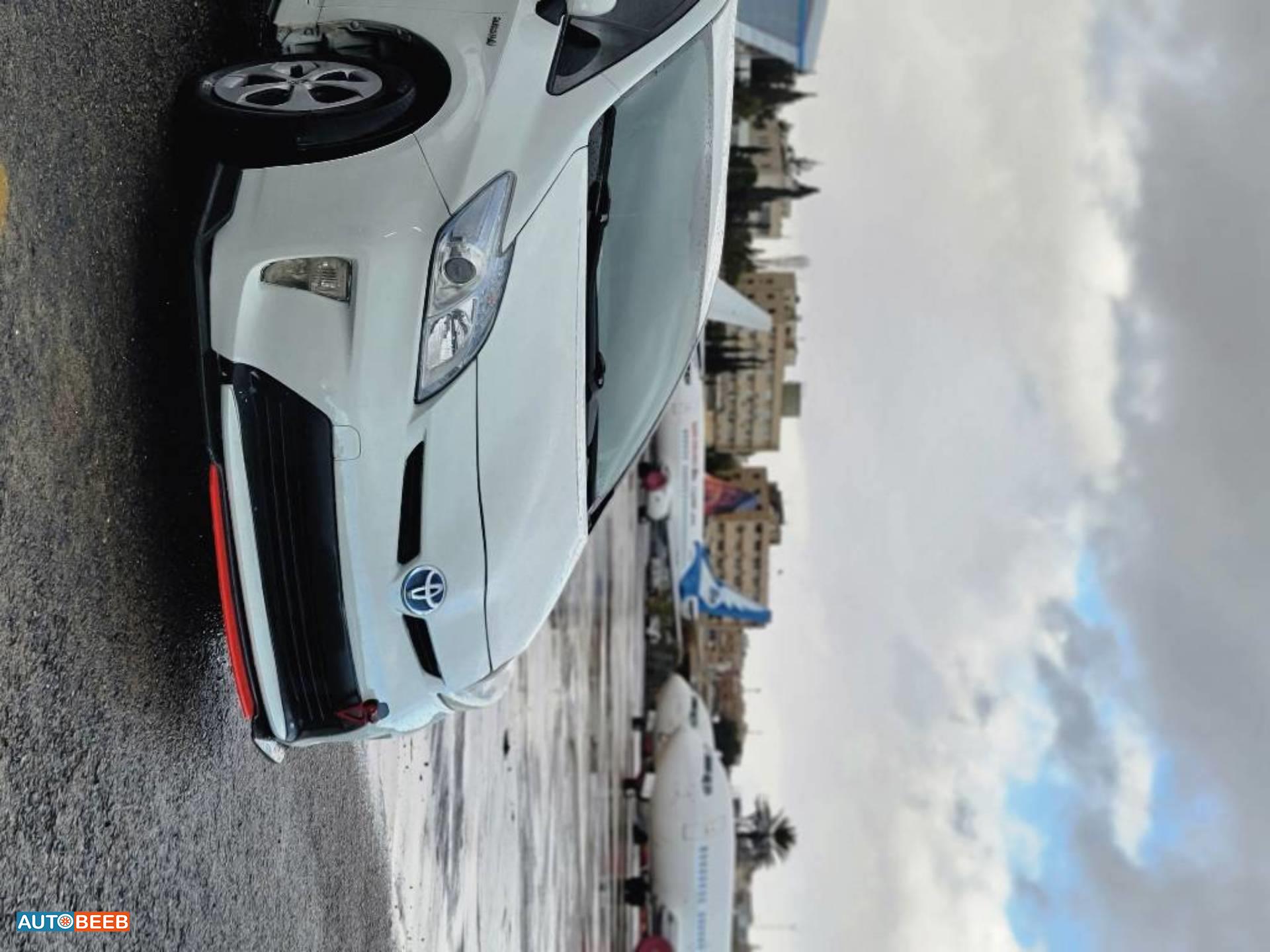 Toyota Prius 2013