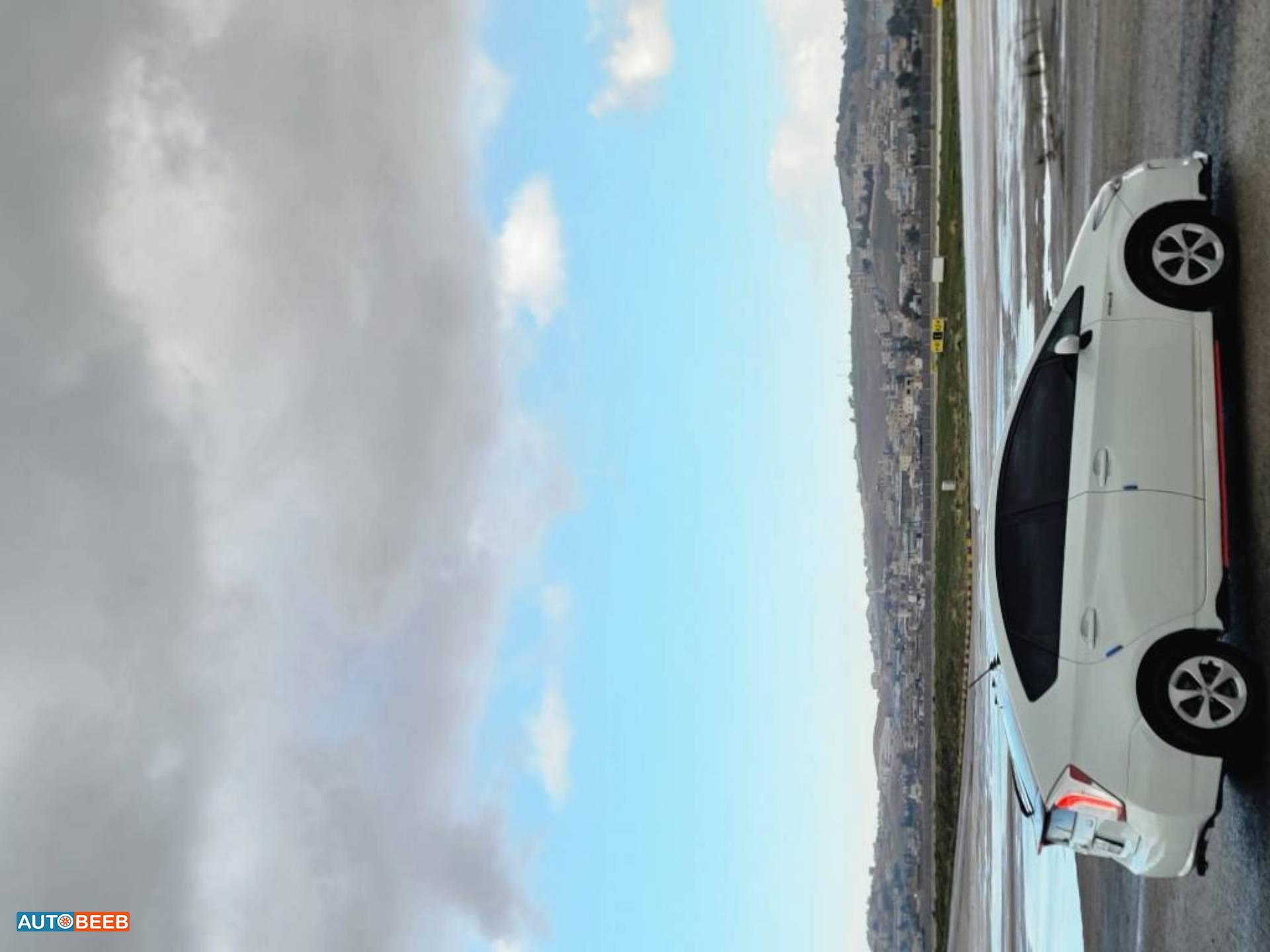 Toyota Prius 2013