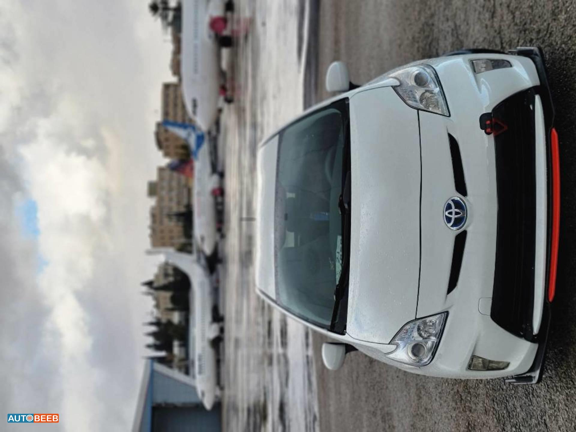 Toyota Prius 2013