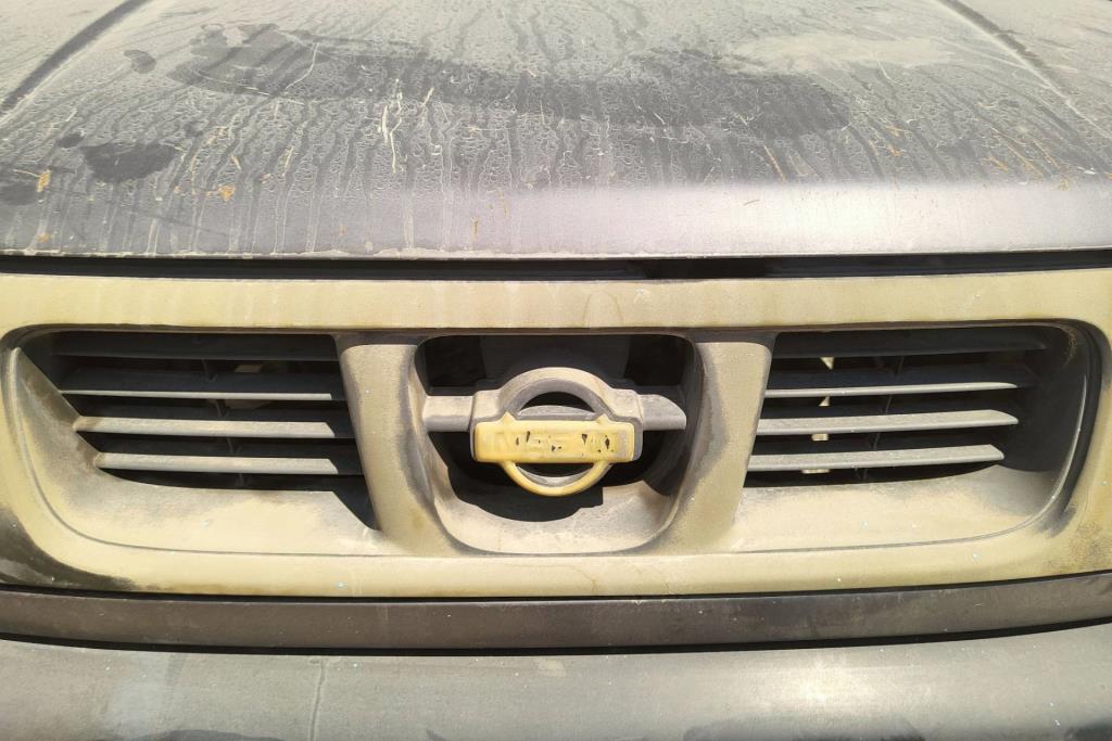 Body  Grilles Nissan 