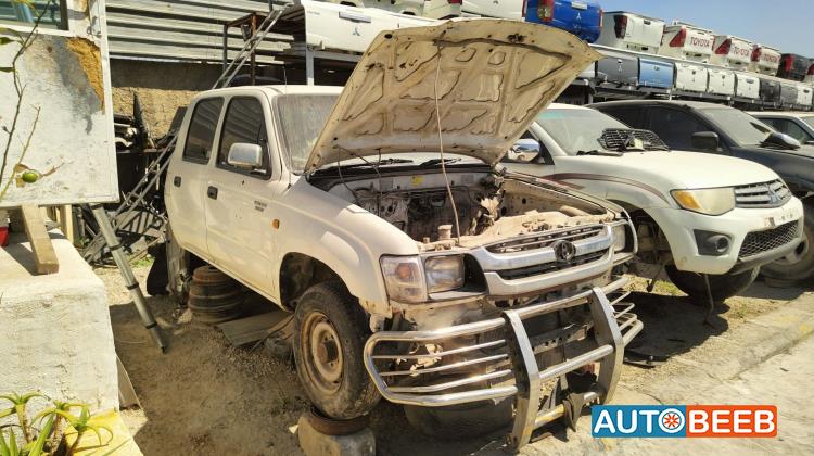 Body  Front clip Toyota Hilux