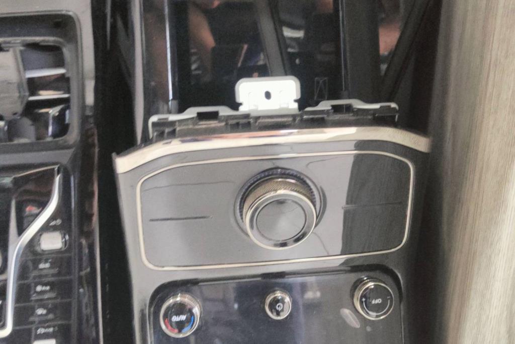 Cabin  Dashboard Neta U