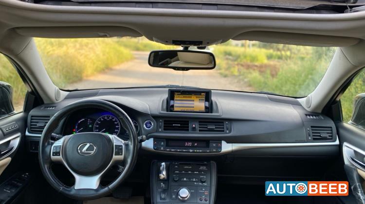 Lexus CT200 2012