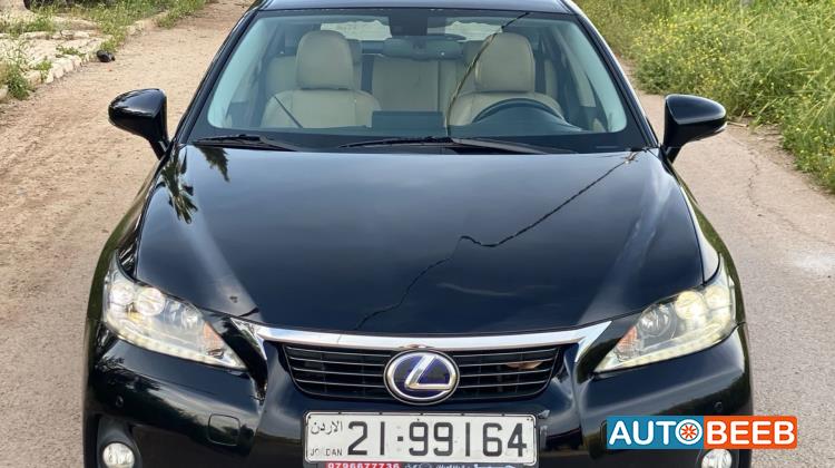 Lexus CT200 2012