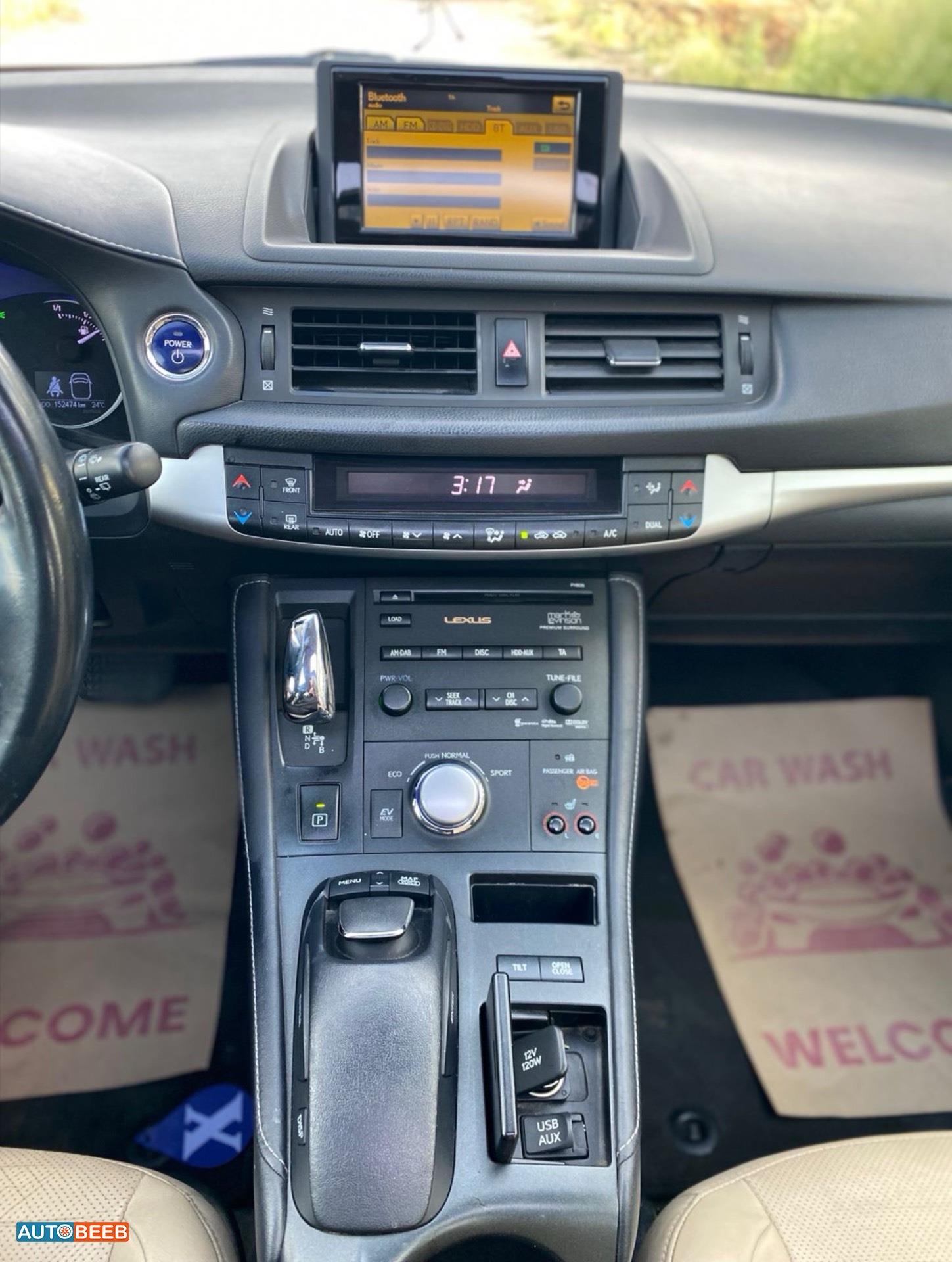 Lexus CT200 2012