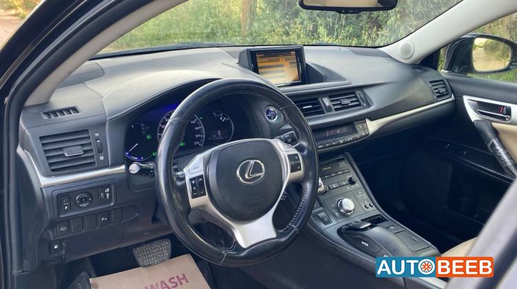 Lexus CT200 2012