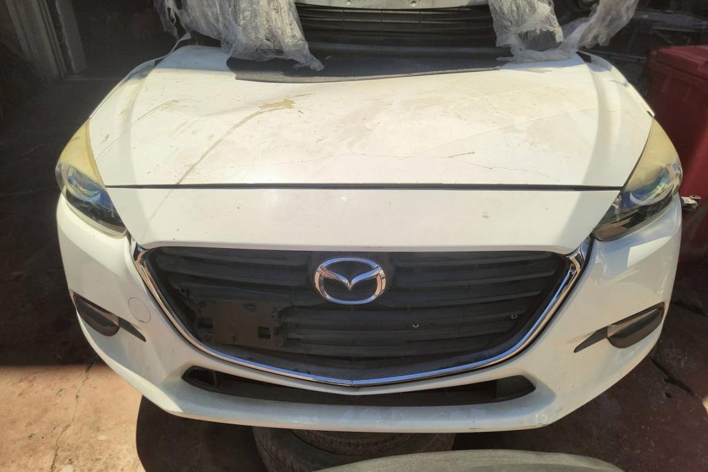 Body  Front clip Mazda 3