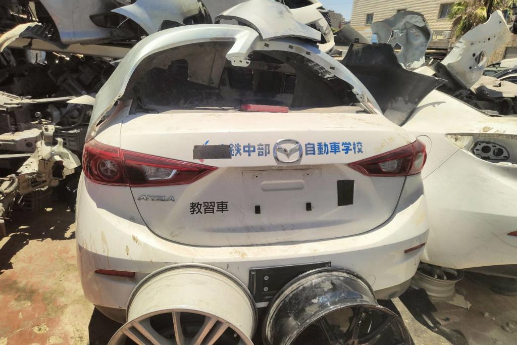 Body  Front clip Mazda 3