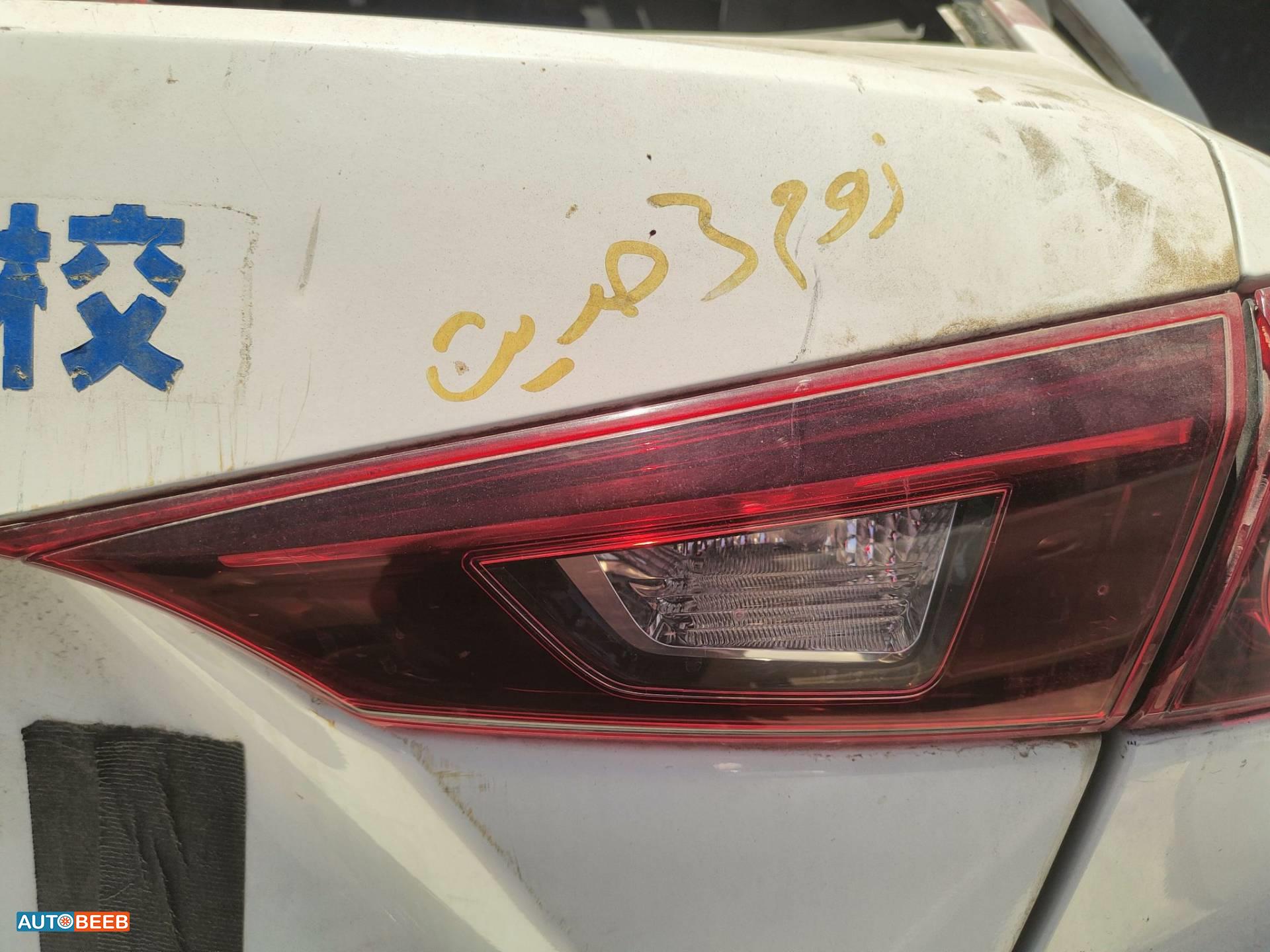 عاكسة غطاء خلفي يمين مازدا 3 2018 2019