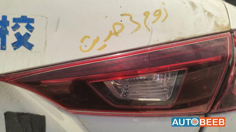 عاكسة غطاء خلفي يمين مازدا 3 2018 2019