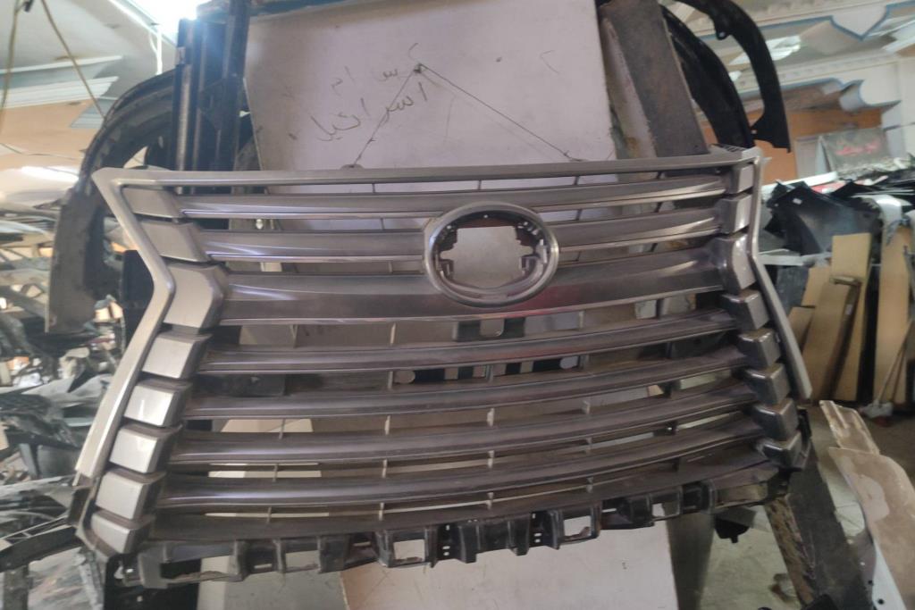 Body  Grilles Lexus LX570