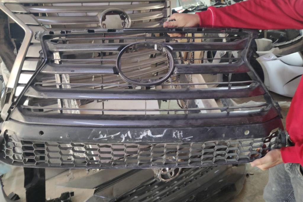 Body  Grilles Lexus NX300