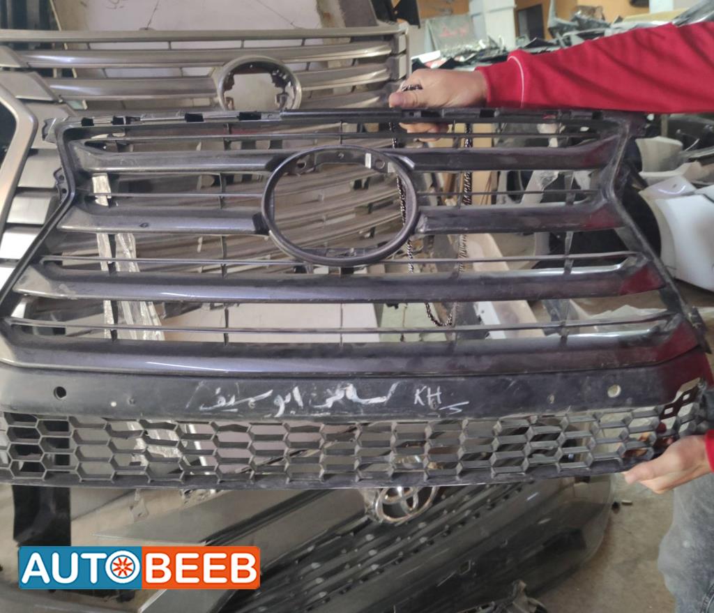 Body  Grilles Lexus NX300