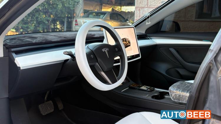 Tesla 3 2023
