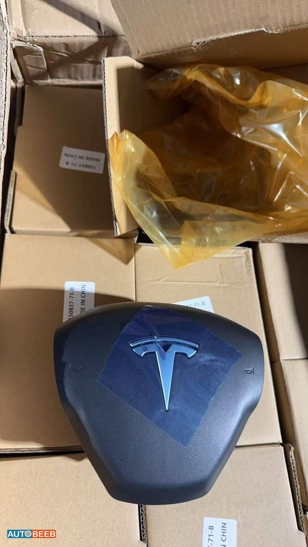 Cabin  Steering Wheel Tesla 3