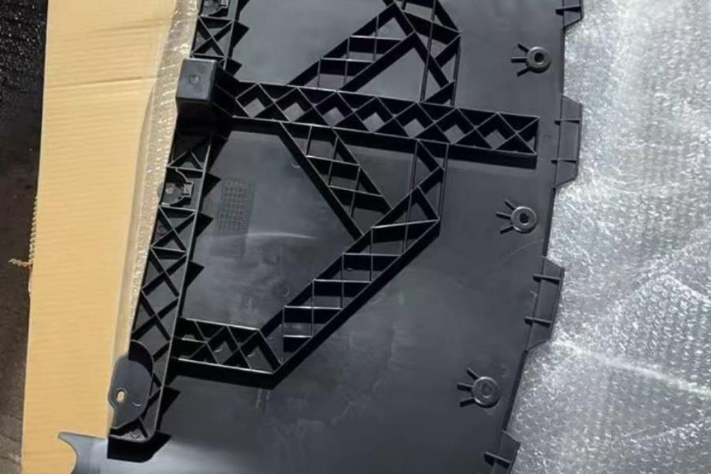Body  RR BUMPER Tesla 3