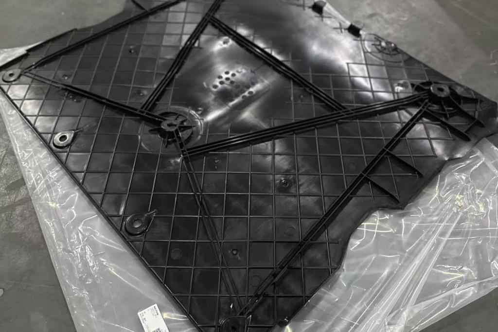 Body  RR BUMPER Tesla Y