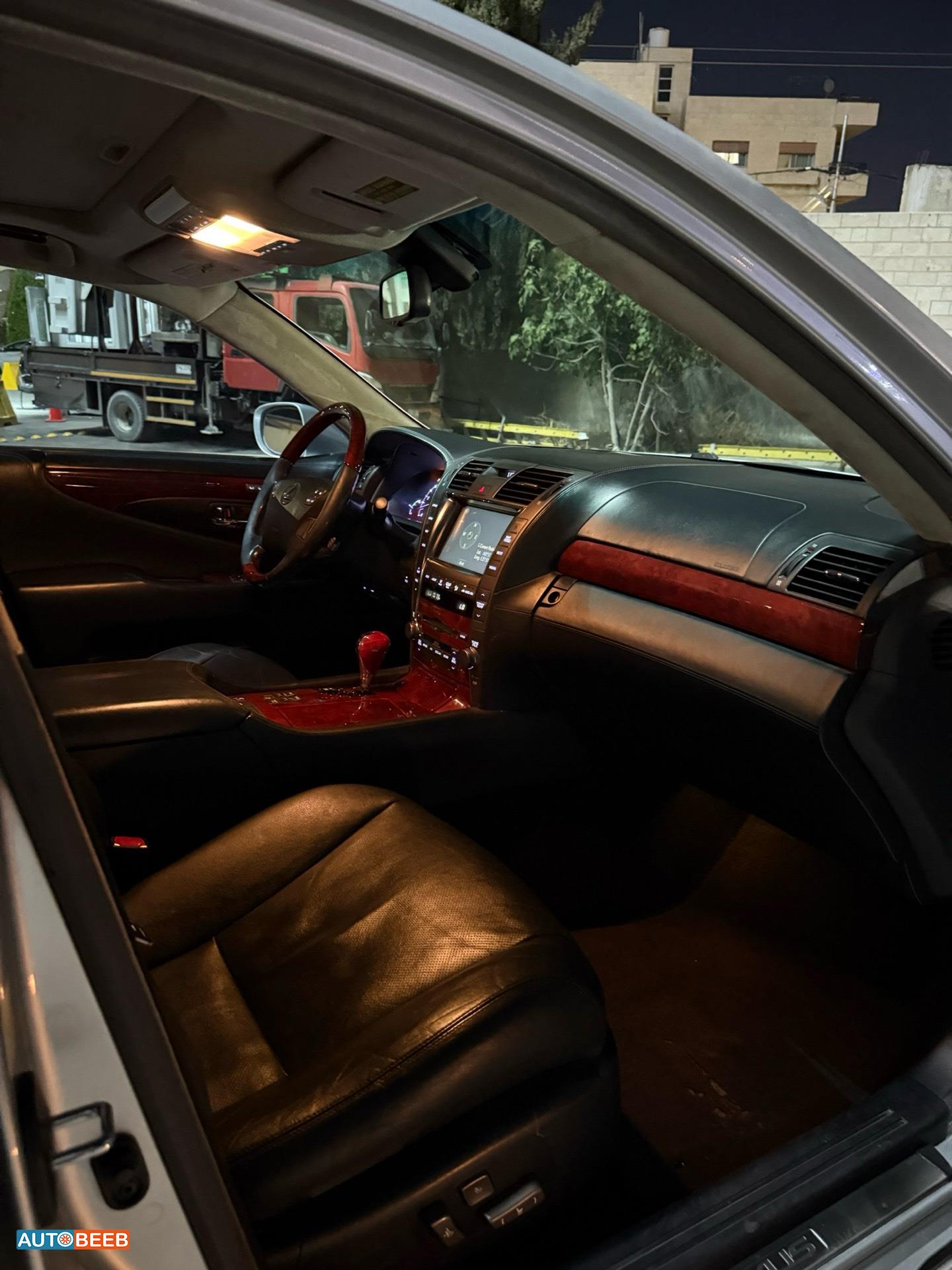 لكزس LS600 2008