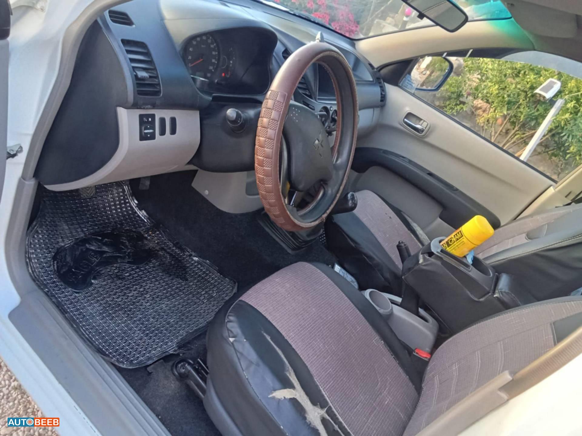 Mitsubishi L200 2015