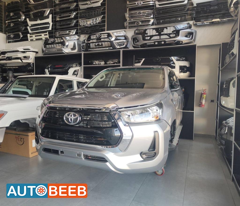 Body  Front clip Toyota Hilux