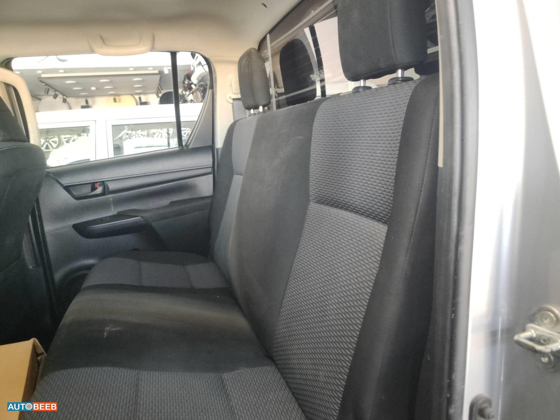 Cabin  Seat Toyota Hilux