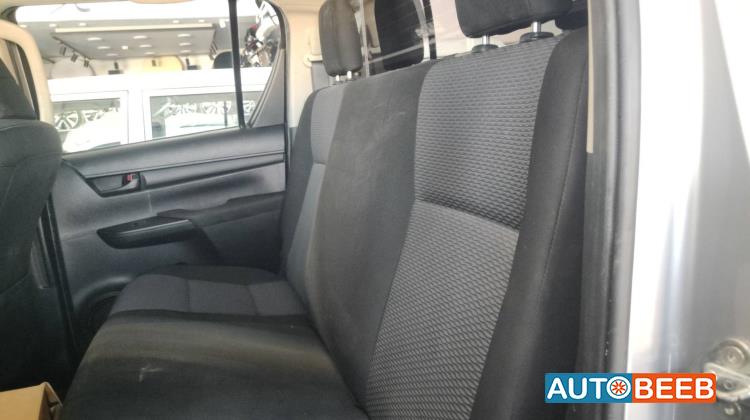 Cabin  Seat Toyota Hilux