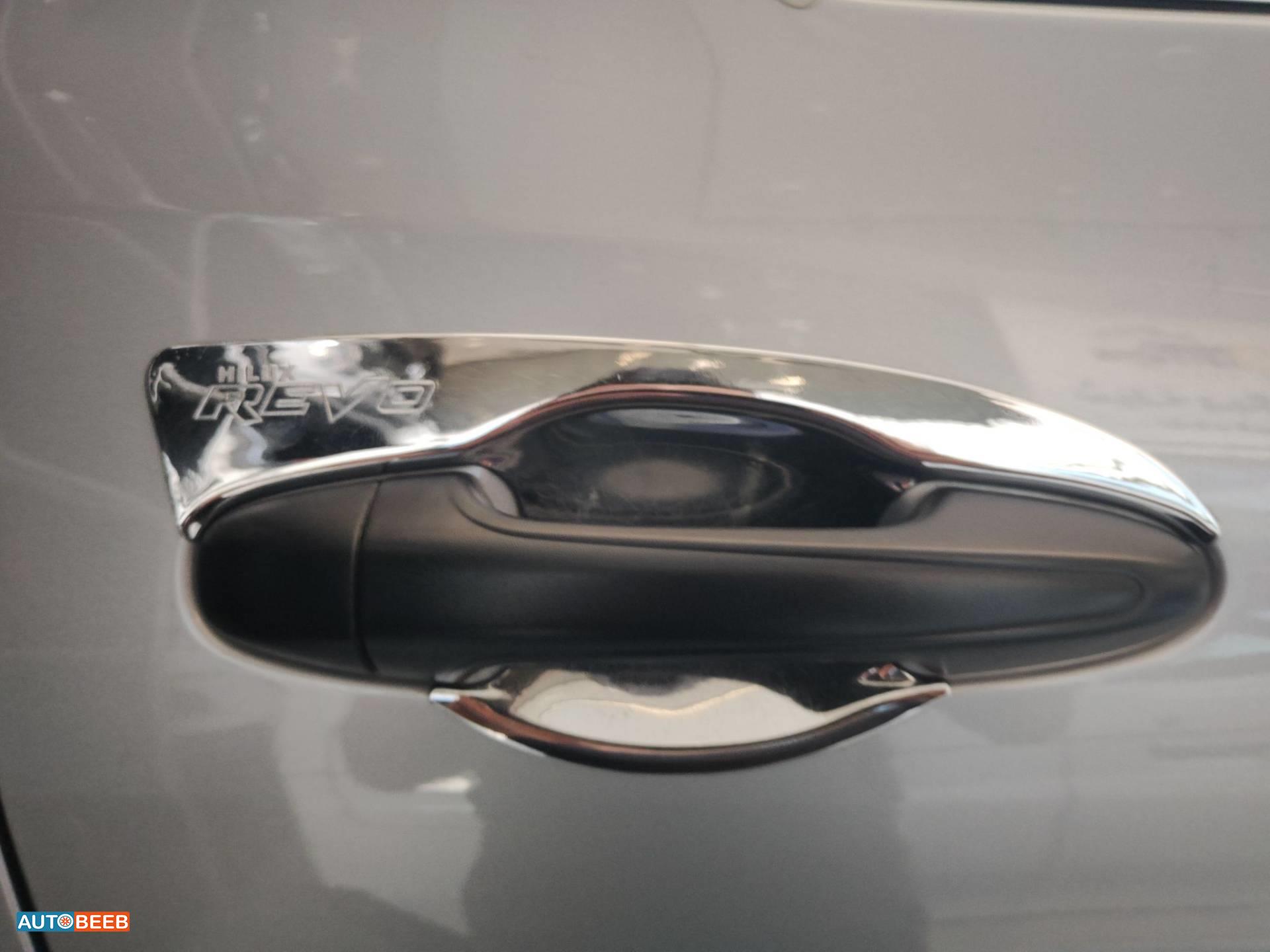 Body  Door Handle  Toyota Hilux