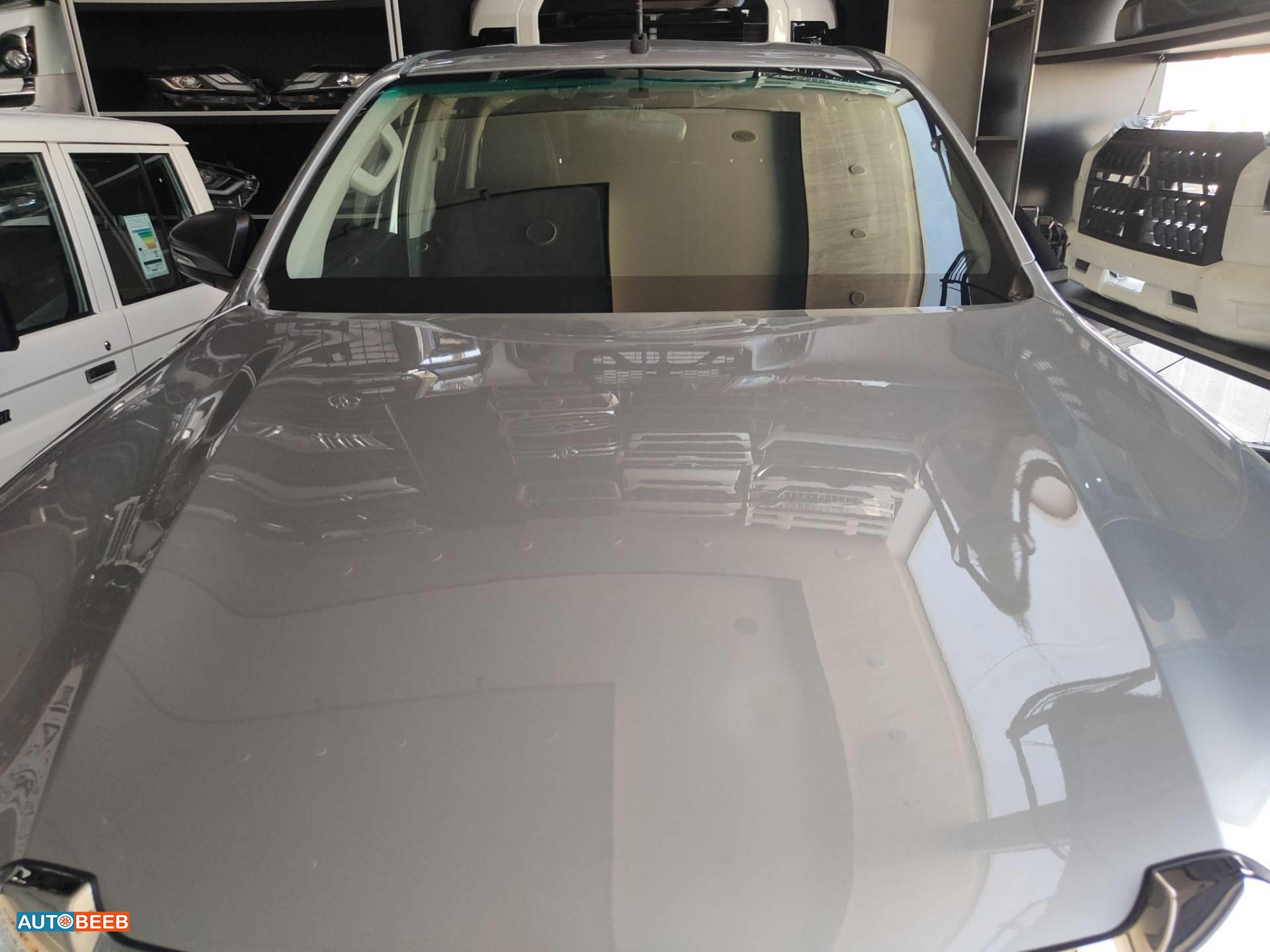 Body  Hood Toyota Hilux