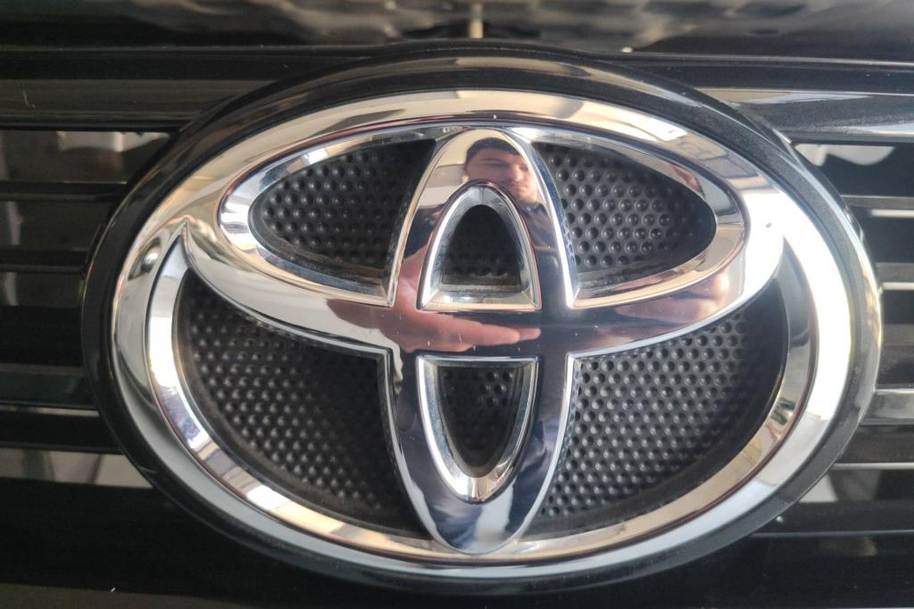 Body  Emblems Toyota Hilux