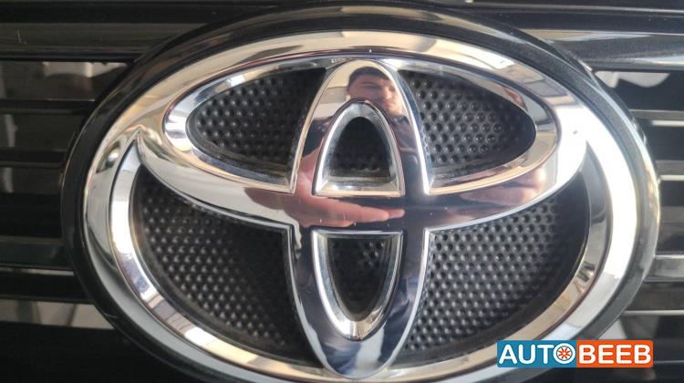Body  Emblems Toyota Hilux