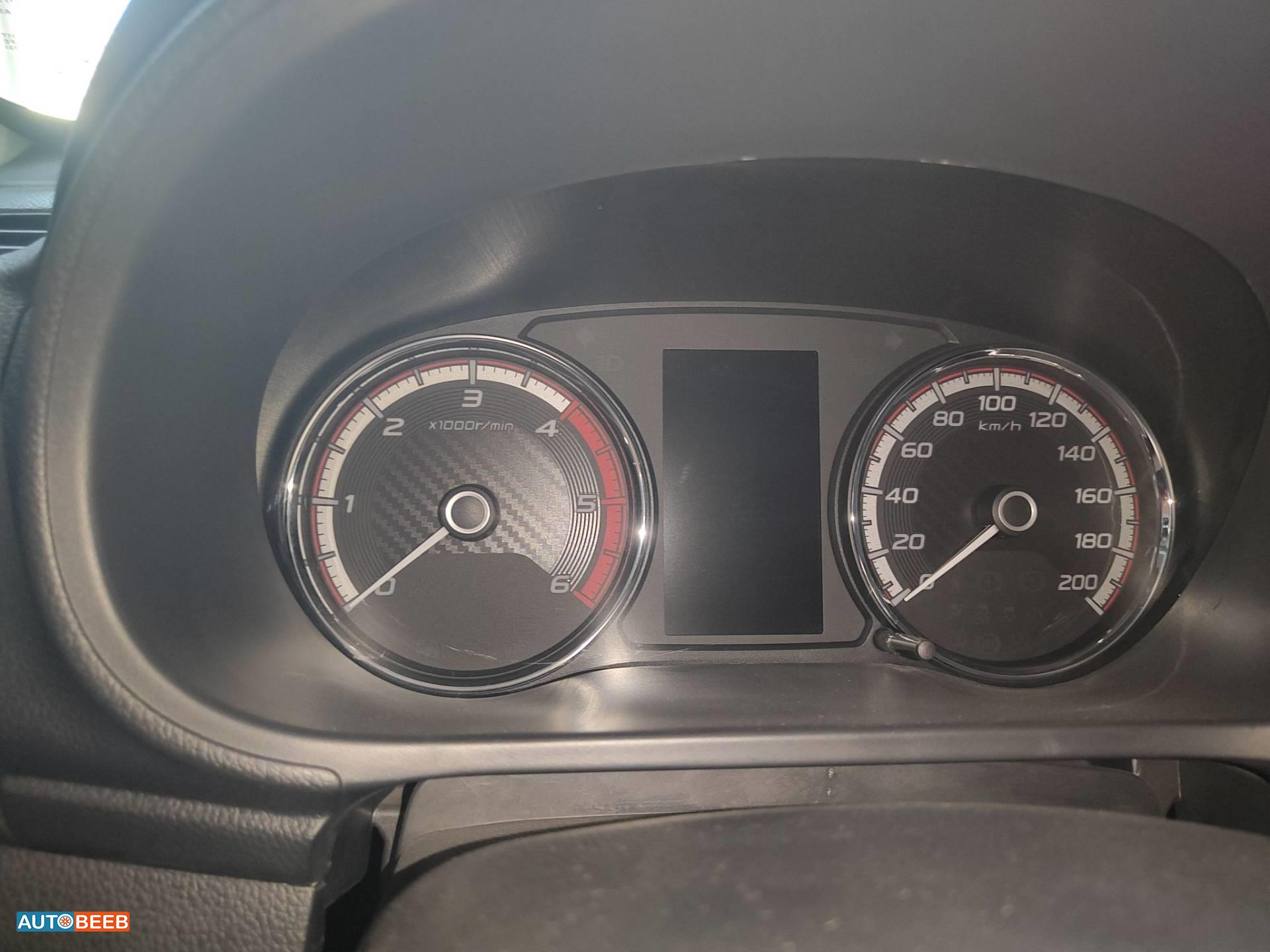 Cabin  Dashboard Mitsubishi L200