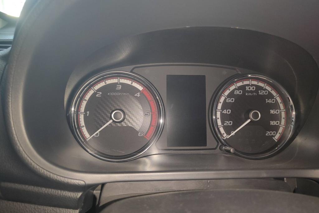 Cabin  Dashboard Mitsubishi L200