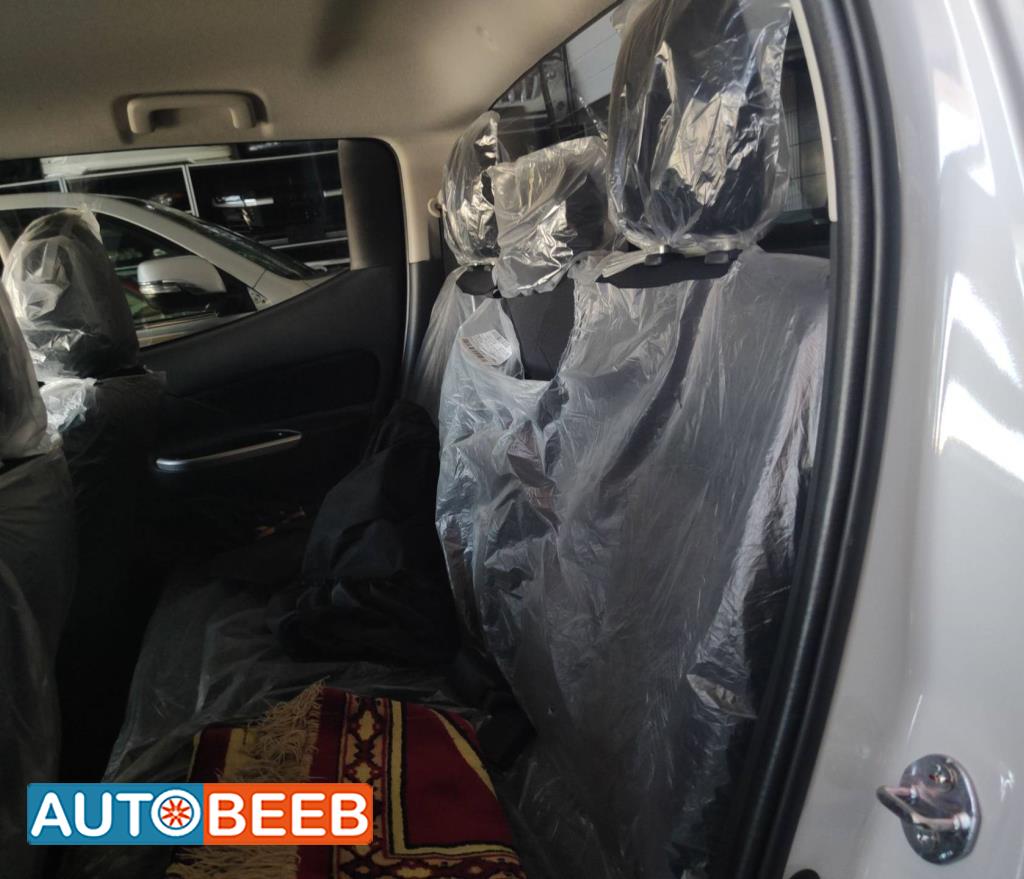Cabin  Seat Mitsubishi L200
