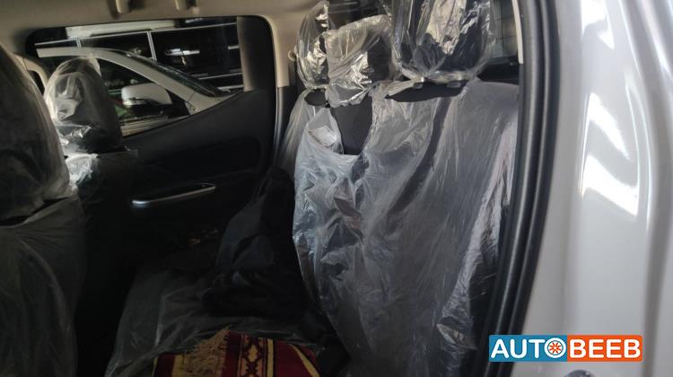 Cabin  Seat Mitsubishi L200