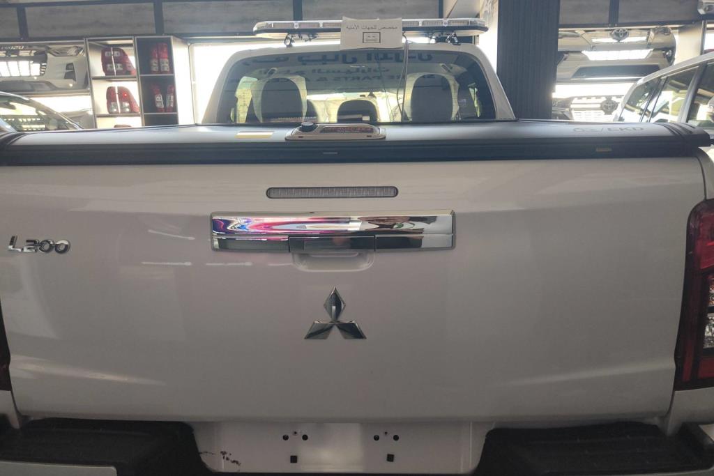Body  Trunk Mitsubishi L200