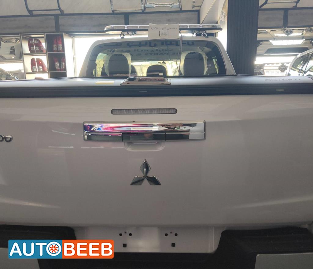 Body  Trunk Mitsubishi L200