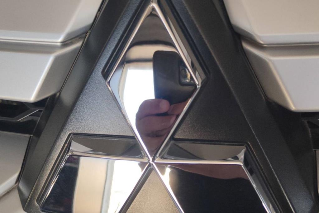Body  Emblems Mitsubishi L200