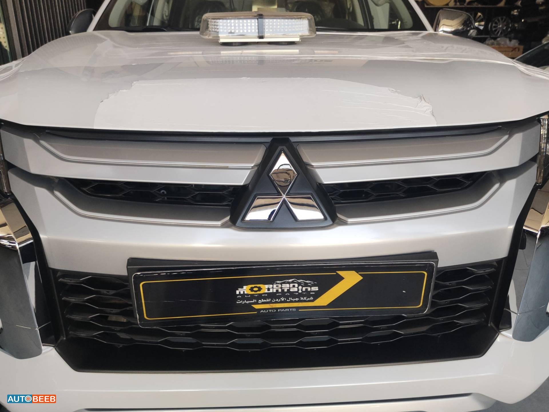 Body  Grilles Mitsubishi L200