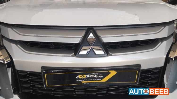 Body  Grilles Mitsubishi L200