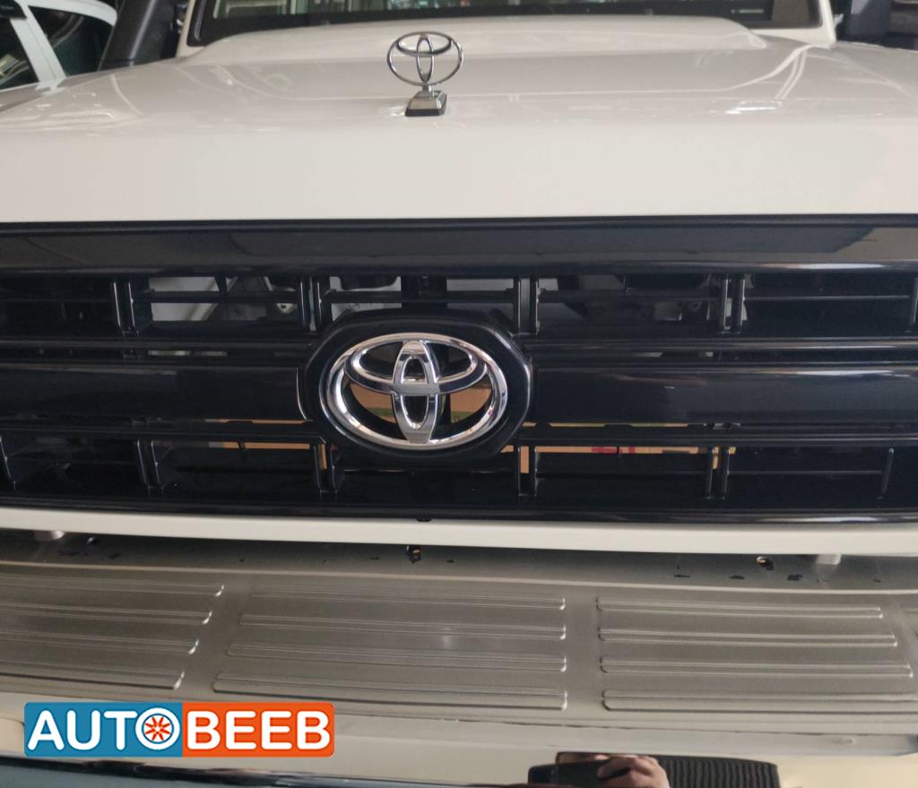 Body  Grilles Toyota Pickup
