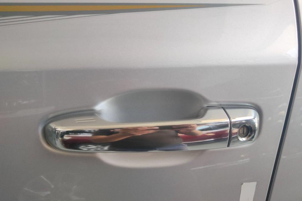 Body  Door Handle  Toyota Land Cruiser