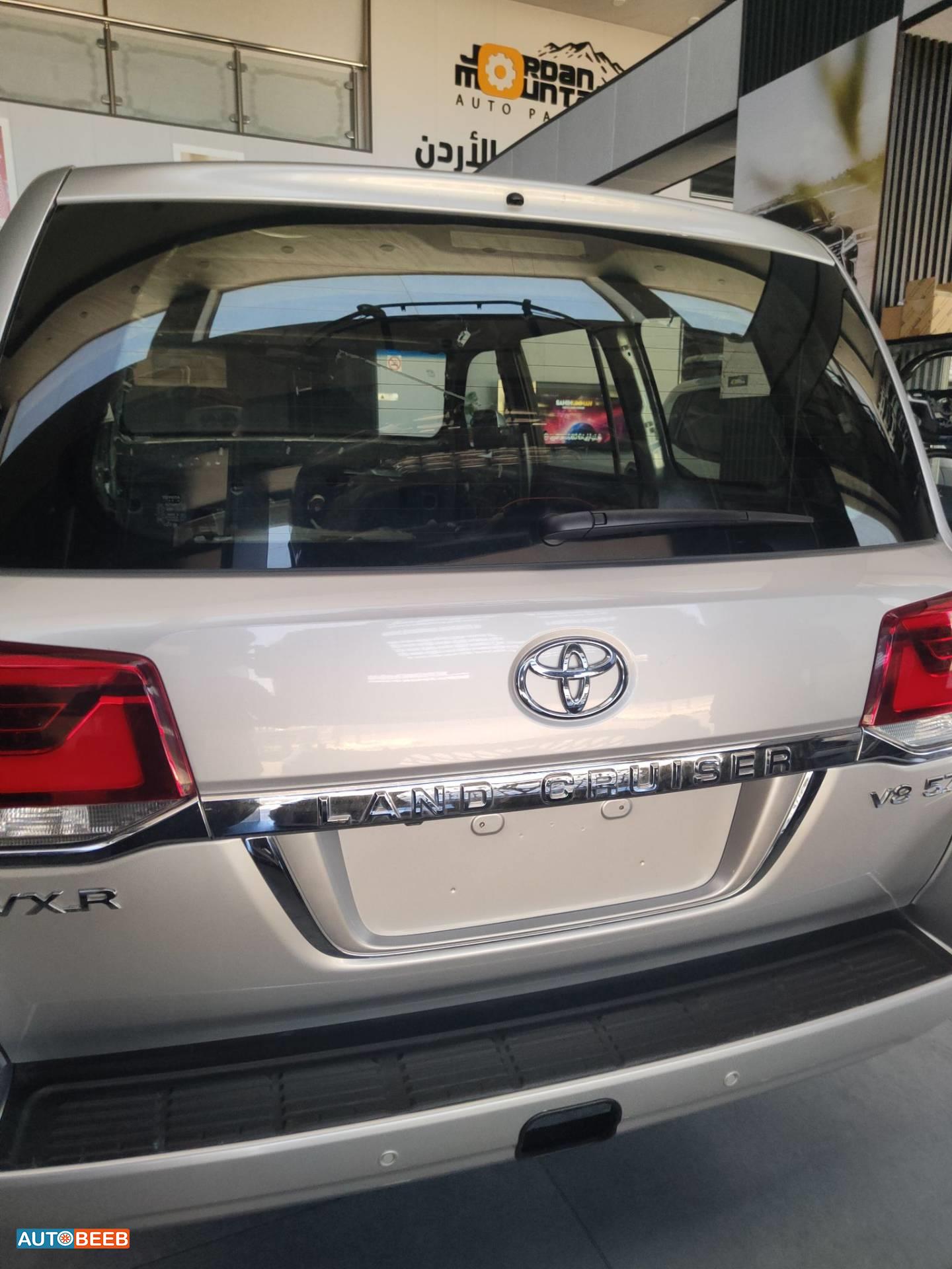 Body  Trunk Toyota Land Cruiser
