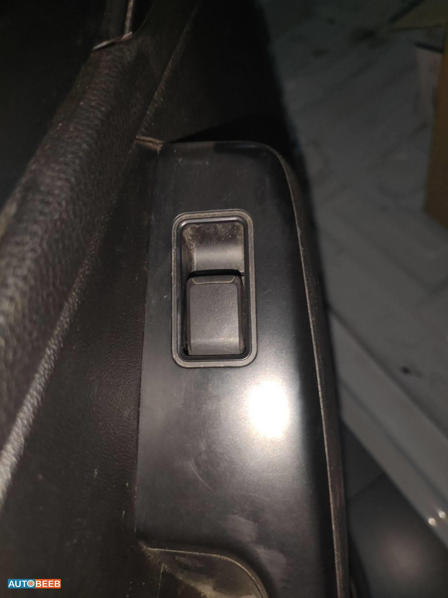 Cabin  Control buttons Isuzu D-Max