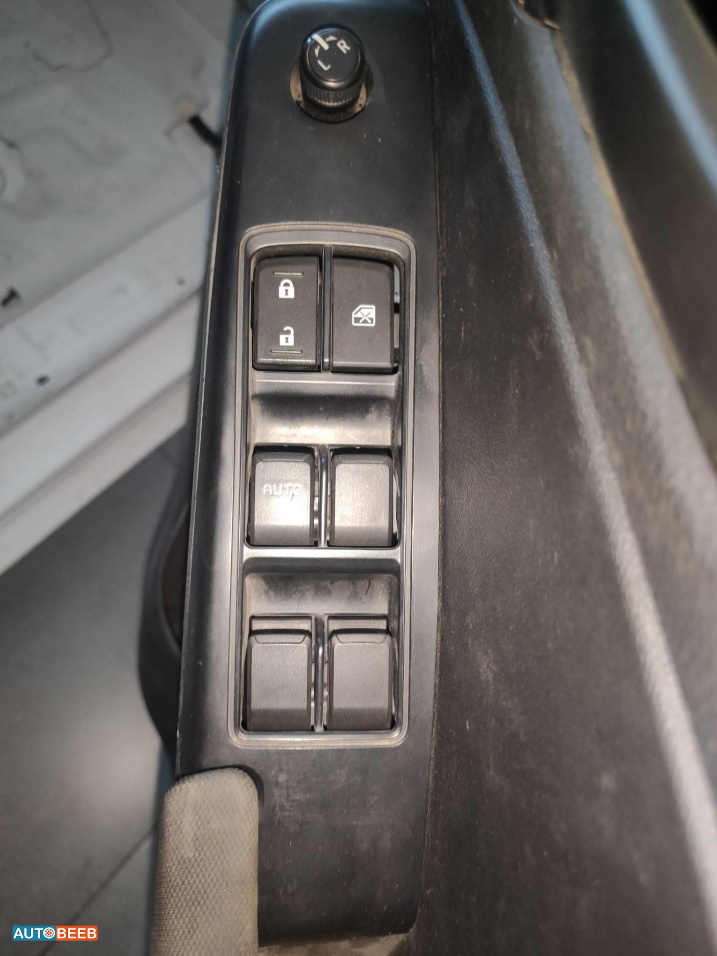 Cabin  Control buttons Isuzu D-Max