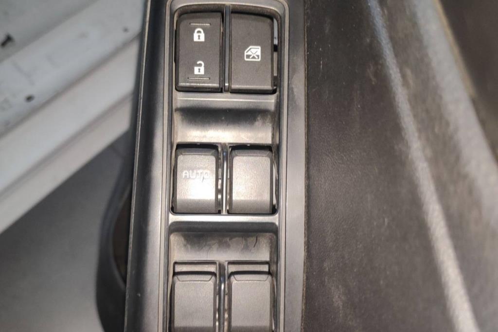 Cabin  Control buttons Isuzu D-Max